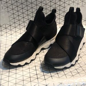 Sorel Kinetic Sneak Black Size 8.5